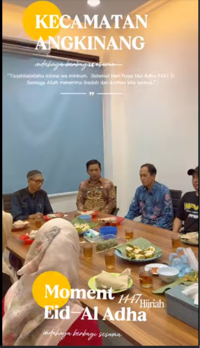 Keluarga ASN Kecamatan Angkinang menggelar ibadah kurban dengan menyembelih seekor sapi untuk dibagikan kepada warga sekitar
